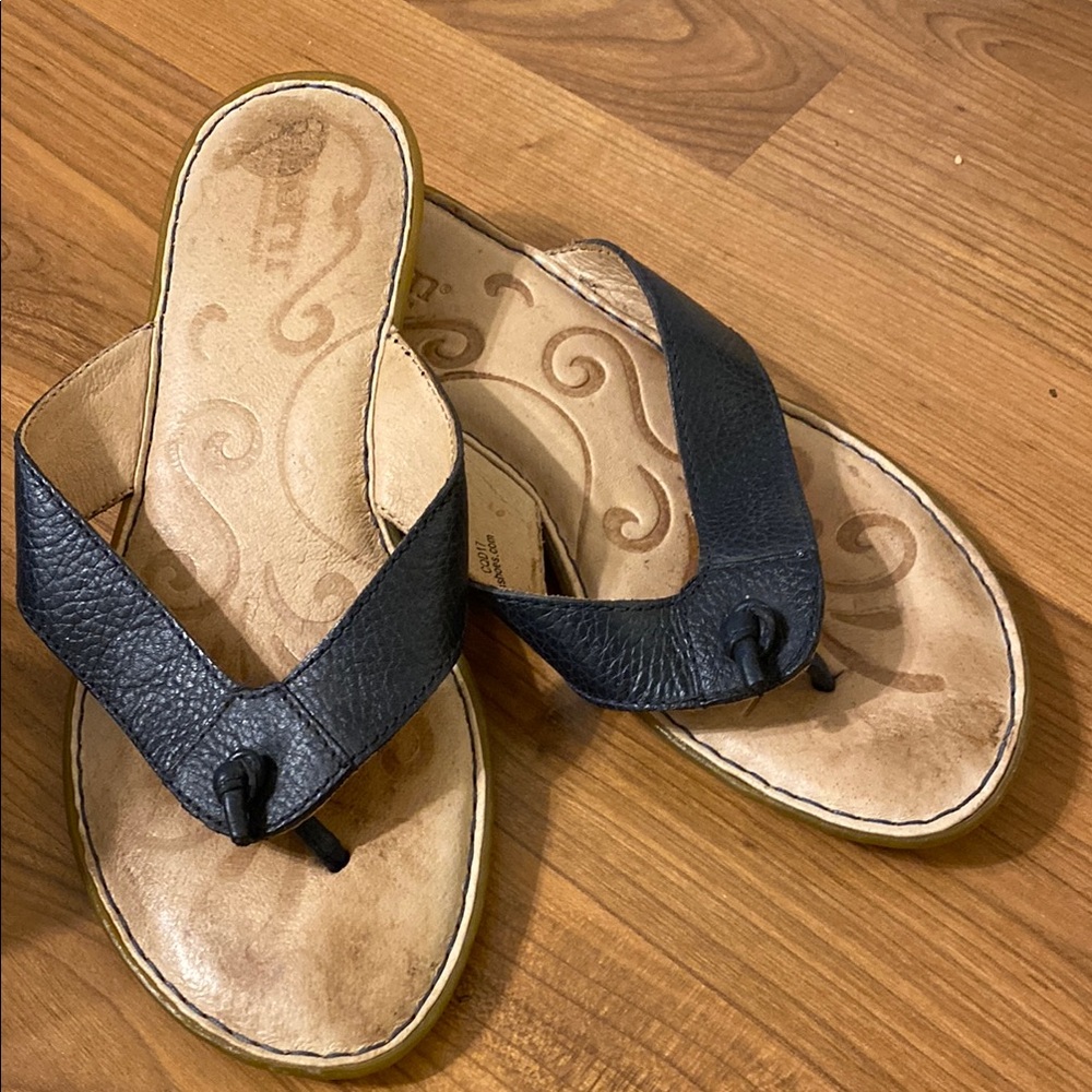 BORN Stylish Black Leather Women's Sandals 7